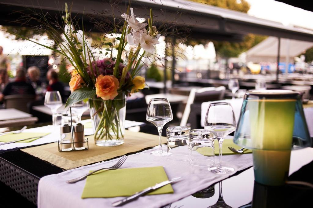 Cristal Hotel Restaurant - Logis Hotels โซมูร์ ภายนอก รูปภาพ