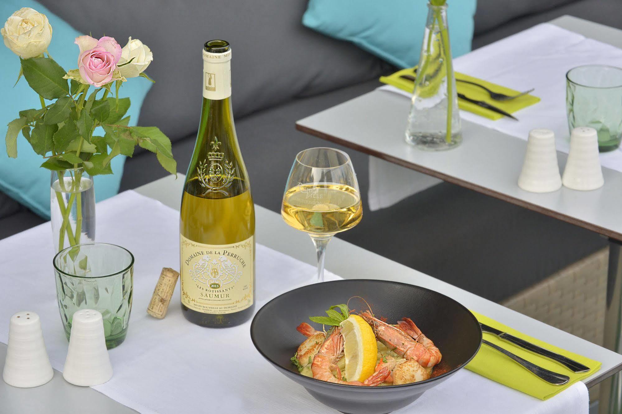 Cristal Hotel Restaurant - Logis Hotels โซมูร์ ภายนอก รูปภาพ