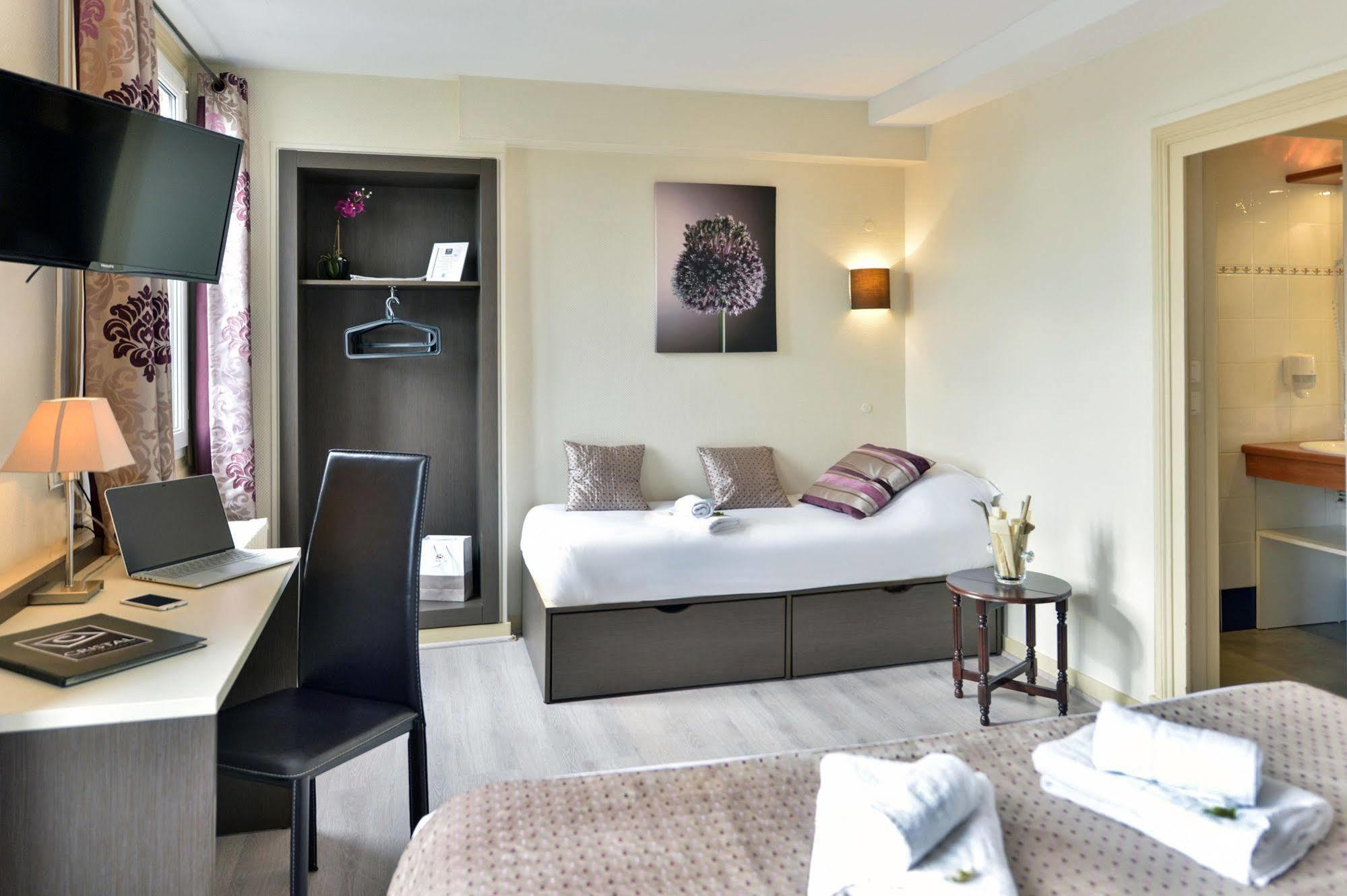 Cristal Hotel Restaurant - Logis Hotels โซมูร์ ภายนอก รูปภาพ