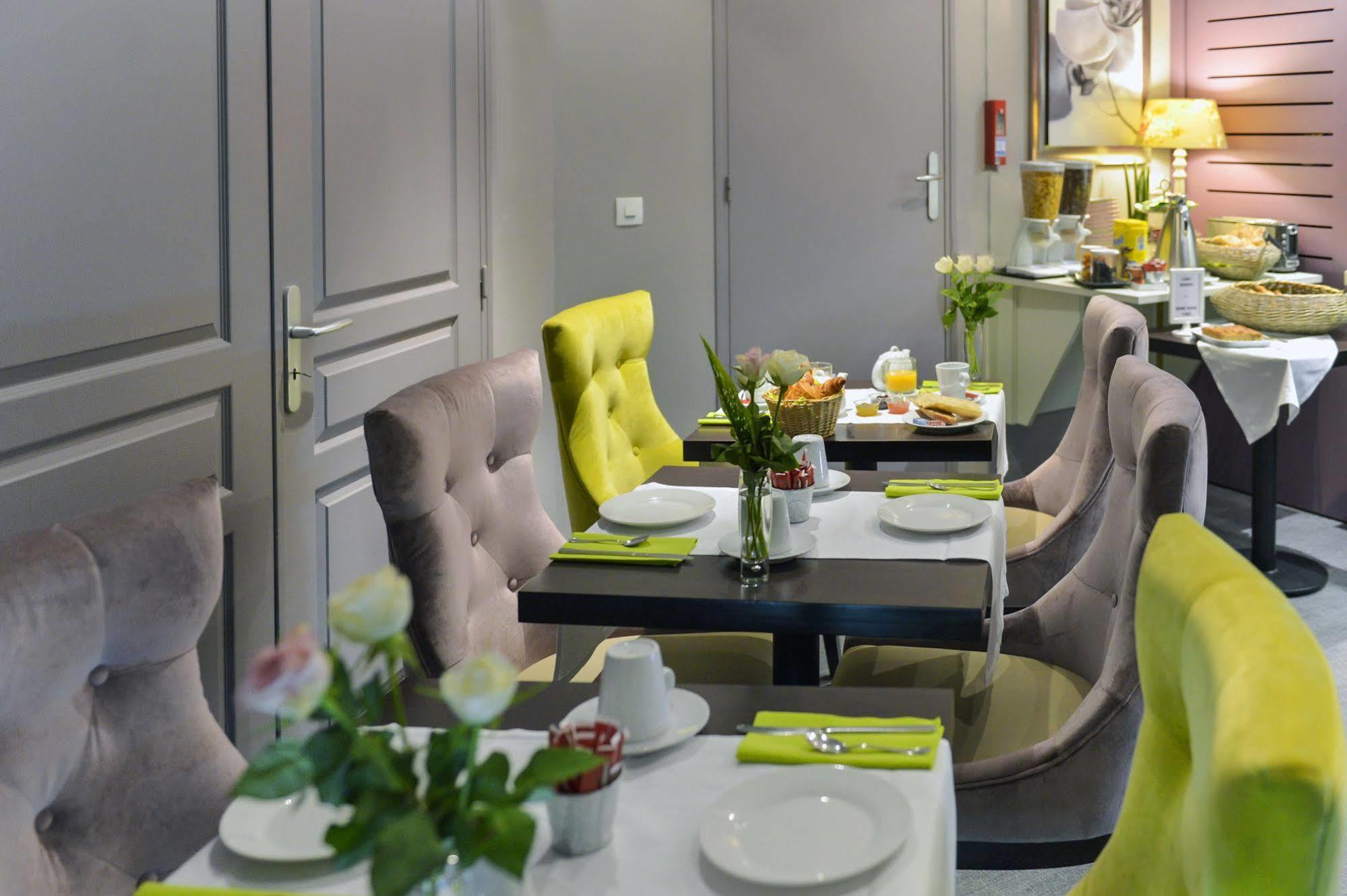Cristal Hotel Restaurant - Logis Hotels โซมูร์ ภายนอก รูปภาพ