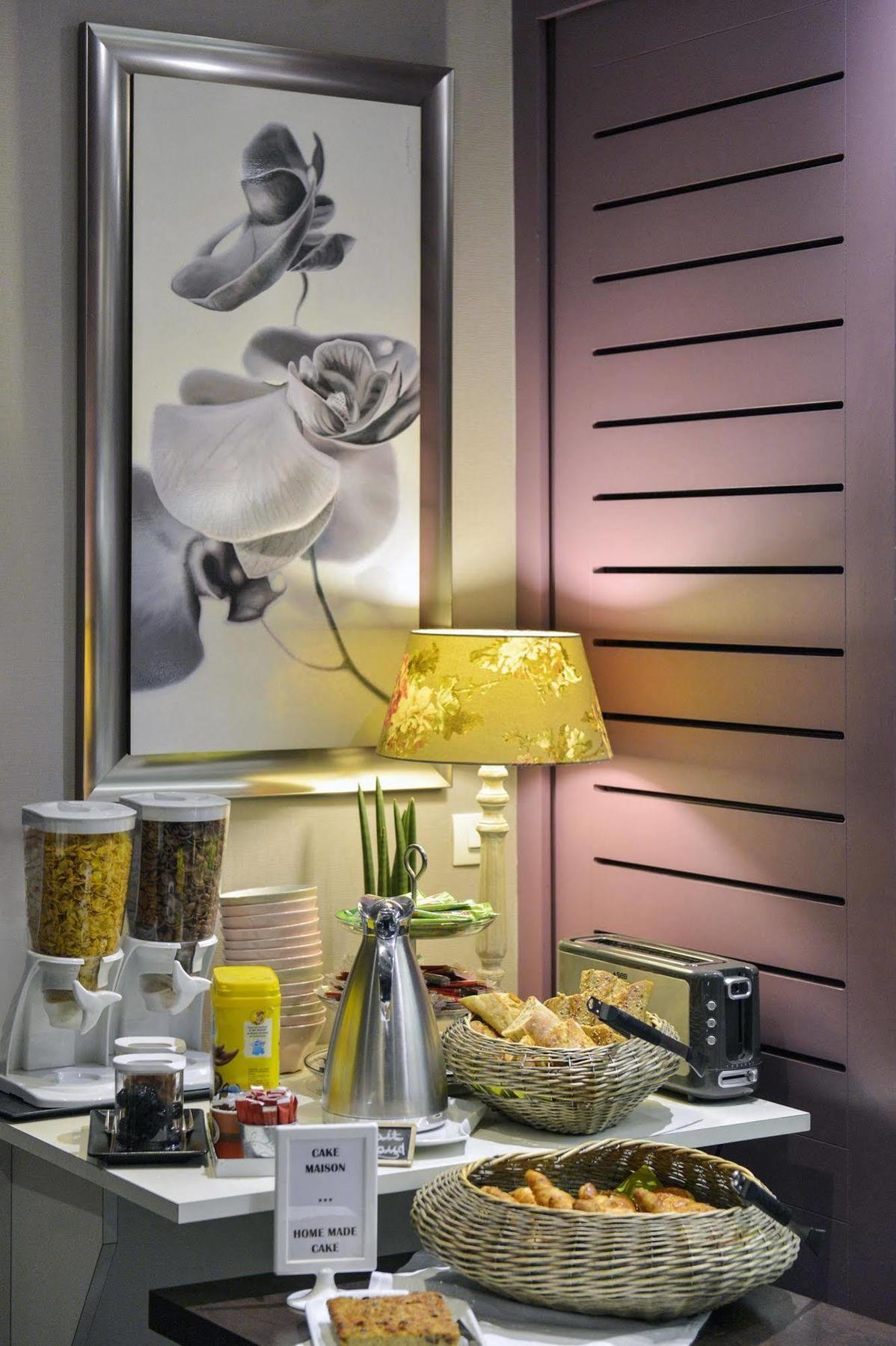 Cristal Hotel Restaurant - Logis Hotels โซมูร์ ภายนอก รูปภาพ